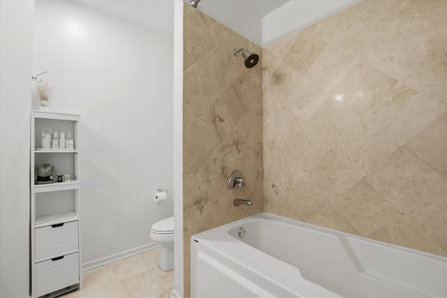 500 W Superior Street 1010, Chicago, IL 60654