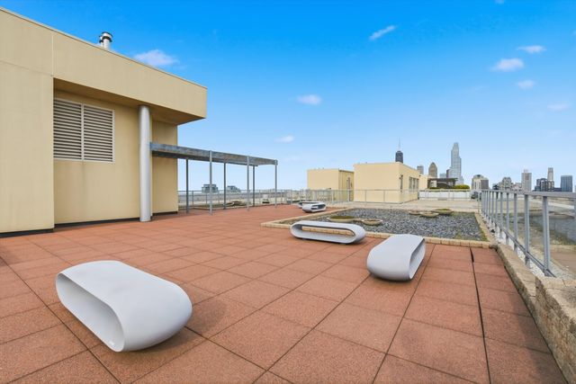500 W Superior Street 1010, Chicago, IL 60654