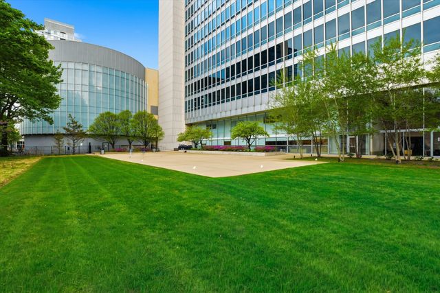 500 W Superior Street 1010, Chicago, IL 60654