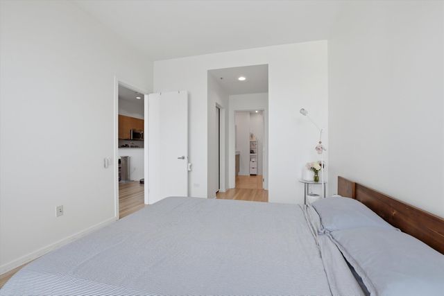 500 W Superior Street 1010, Chicago, IL 60654