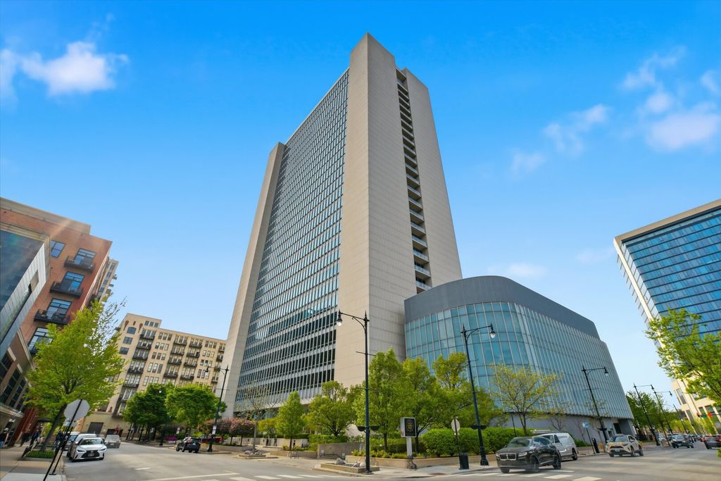500 W Superior Street 1010, Chicago, IL 60654