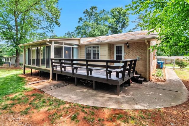 759 Glen Circle, Lawrenceville, GA 30044