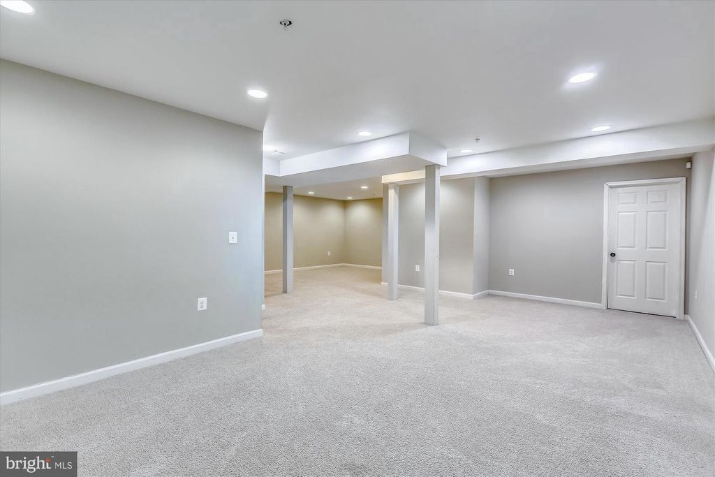 1004 GAITHER RD, Rockville, MD 20850