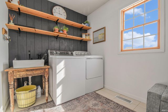 5682 Yellow Wood Drive, South Bend, IN 46614