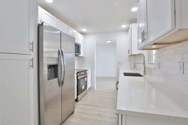 2834 HARDEE DRIVE, Sarasota, FL 34231