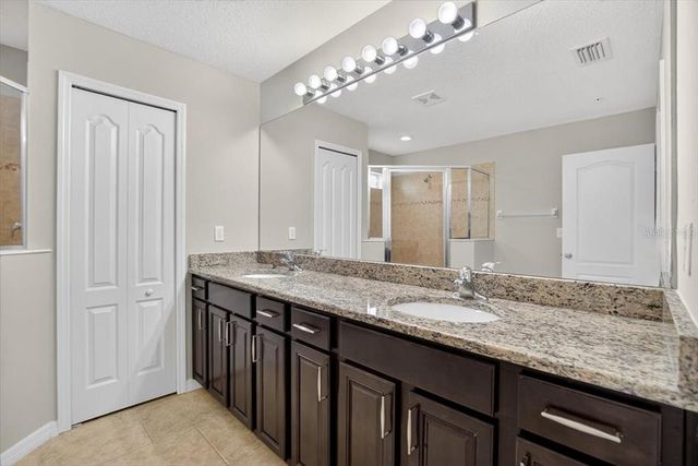 8632 MIRAMAR TERRACE CIRCLE, Temple Terrace, FL 33637