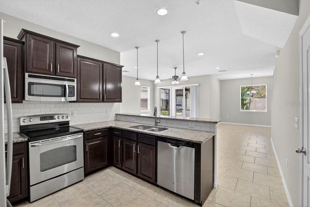 8632 MIRAMAR TERRACE CIRCLE, Temple Terrace, FL 33637