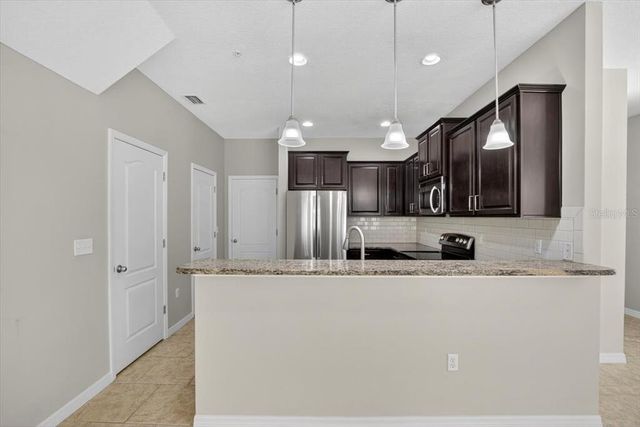 8632 MIRAMAR TERRACE CIRCLE, Temple Terrace, FL 33637