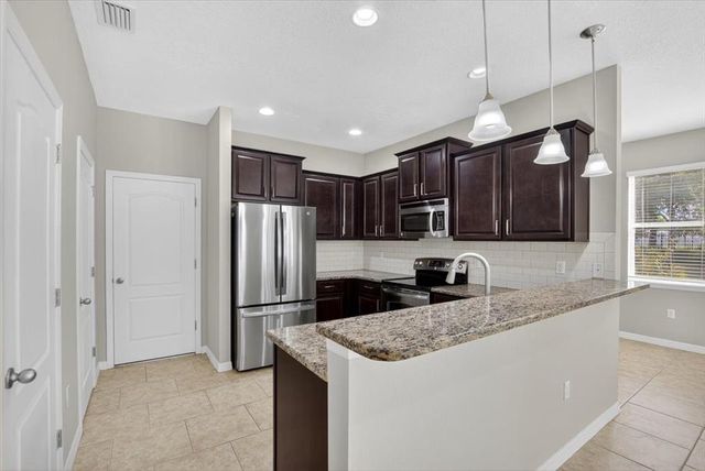 8632 MIRAMAR TERRACE CIRCLE, Temple Terrace, FL 33637