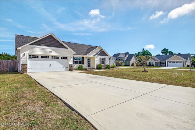 200 Tappi Terrace, Hubert, NC 28539