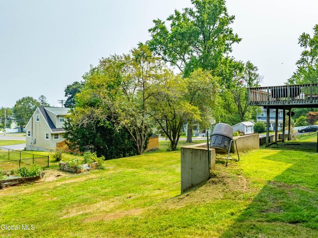 44 Western Avenue, Ravena, NY 12143