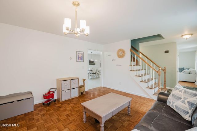 44 Western Avenue, Ravena, NY 12143