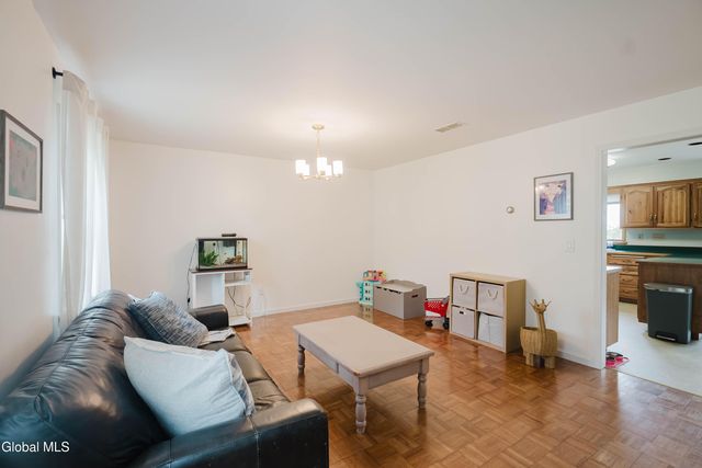 44 Western Avenue, Ravena, NY 12143