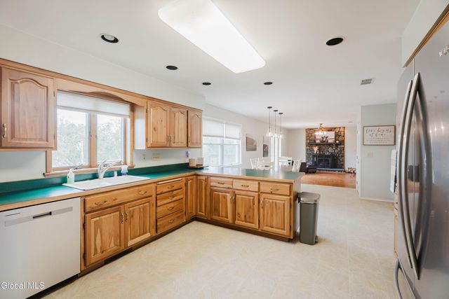 44 Western Avenue, Ravena, NY 12143