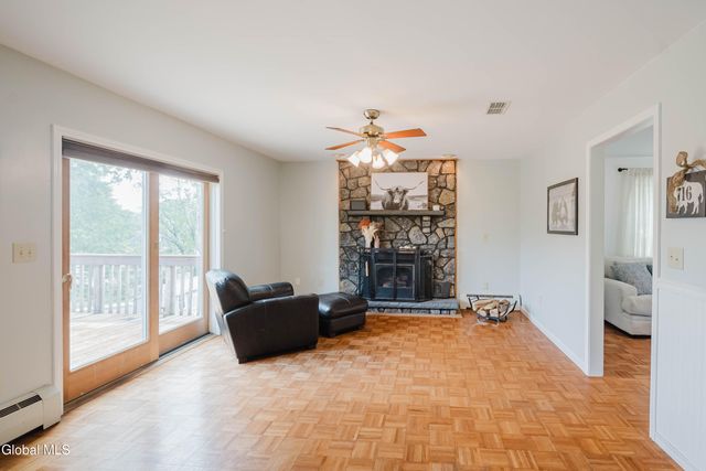 44 Western Avenue, Ravena, NY 12143