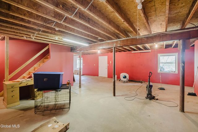 44 Western Avenue, Ravena, NY 12143