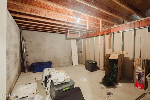 44 Western Avenue, Ravena, NY 12143