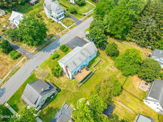 44 Western Avenue, Ravena, NY 12143