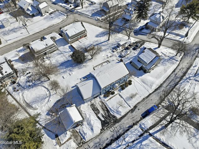 44 Western Avenue, Ravena, NY 12143