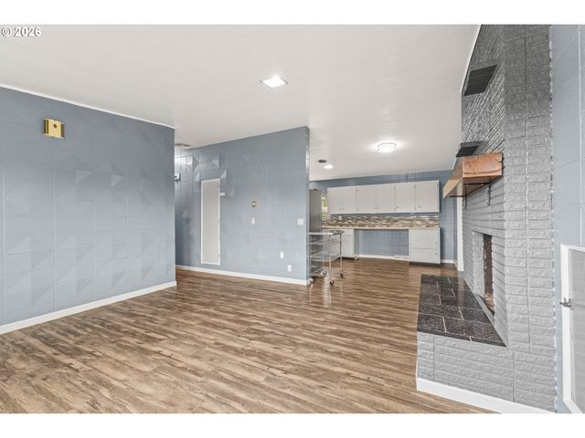 1615 19TH St, Myrtle Point, OR 97458