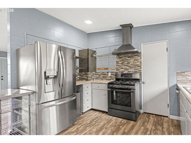 1615 19TH St, Myrtle Point, OR 97458