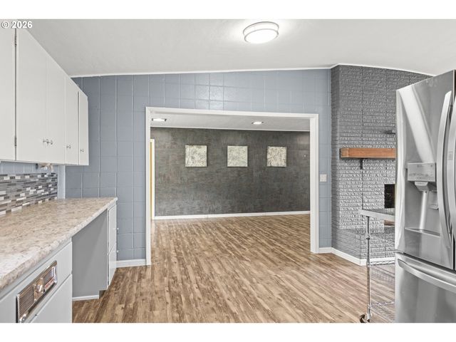 1615 19TH St, Myrtle Point, OR 97458