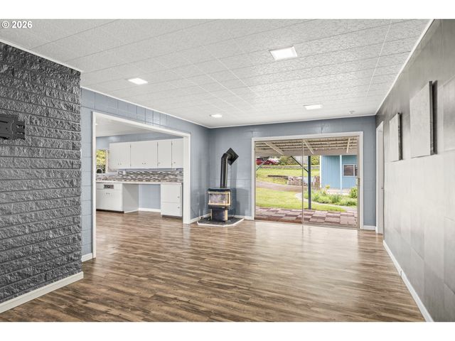 1615 19TH St, Myrtle Point, OR 97458