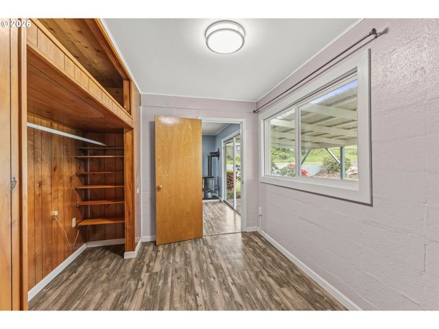 1615 19TH St, Myrtle Point, OR 97458