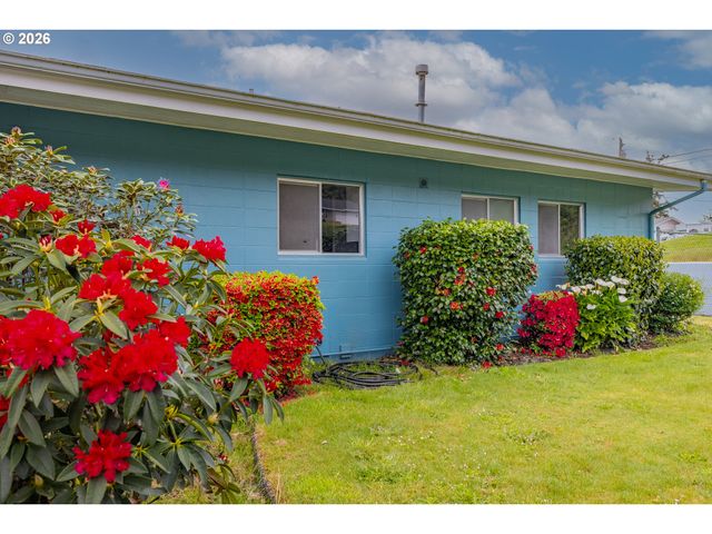 1615 19TH St, Myrtle Point, OR 97458