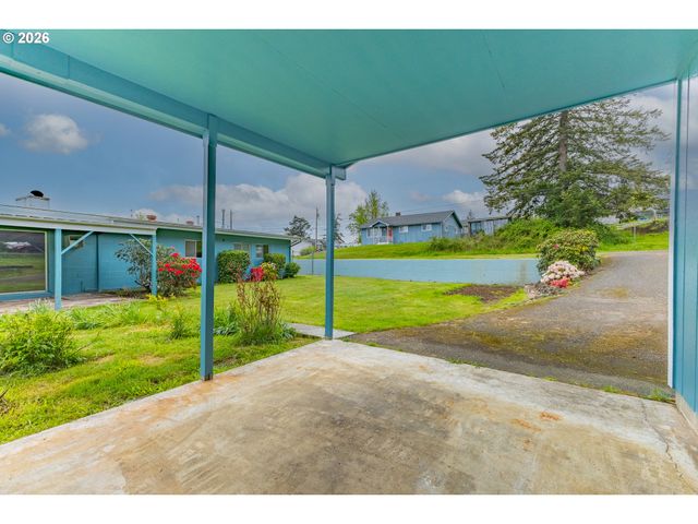 1615 19TH St, Myrtle Point, OR 97458