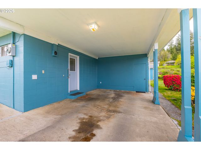 1615 19TH St, Myrtle Point, OR 97458