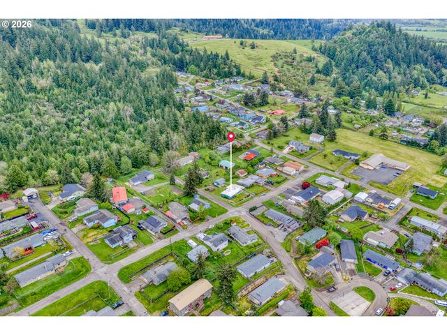 1615 19TH St, Myrtle Point, OR 97458
