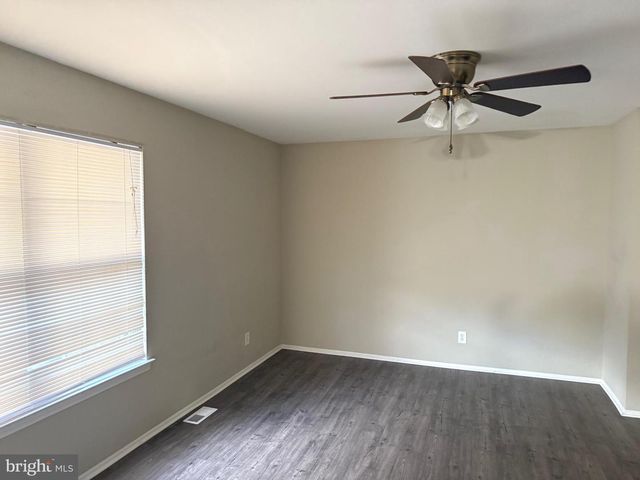 313 FOUNTAIN HALL CT, Mount Laurel, NJ 08054