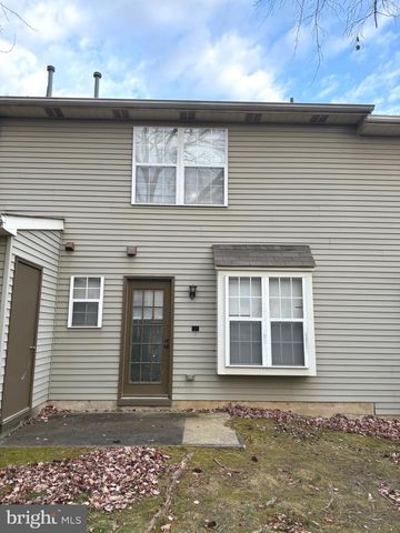 313 FOUNTAIN HALL CT, Mount Laurel, NJ 08054