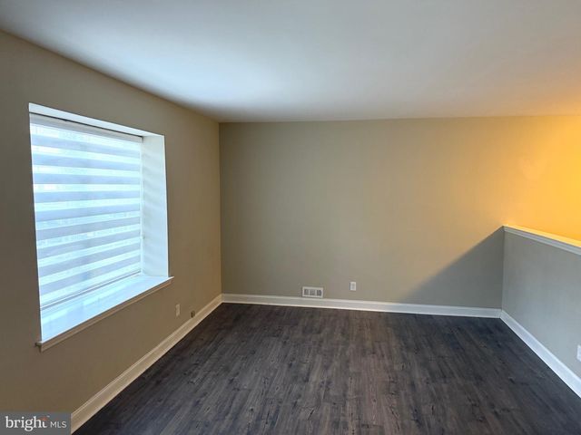 313 FOUNTAIN HALL CT, Mount Laurel, NJ 08054