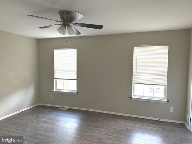 313 FOUNTAIN HALL CT, Mount Laurel, NJ 08054