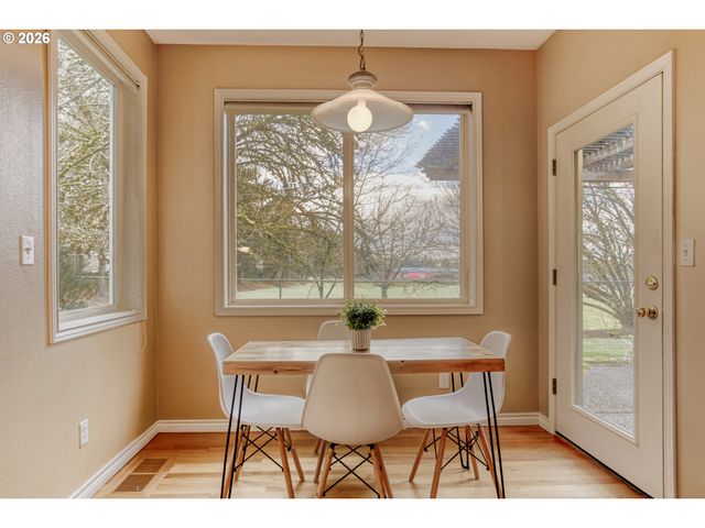 17944 Nw GILBERT Ln, Portland, OR 97229