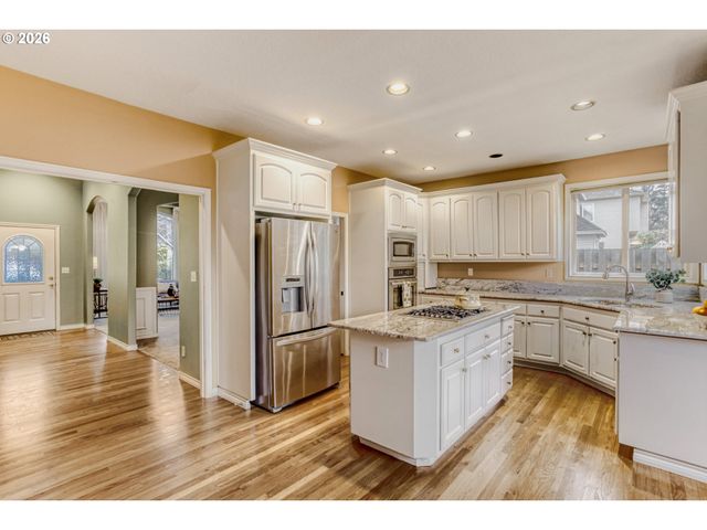 17944 Nw GILBERT Ln, Portland, OR 97229