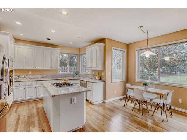 17944 Nw GILBERT Ln, Portland, OR 97229