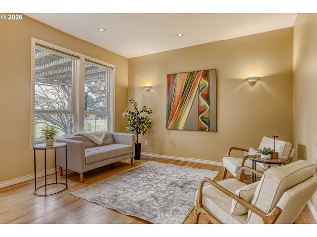 17944 Nw GILBERT Ln, Portland, OR 97229