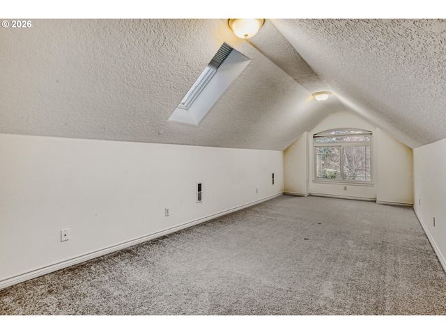 17944 Nw GILBERT Ln, Portland, OR 97229