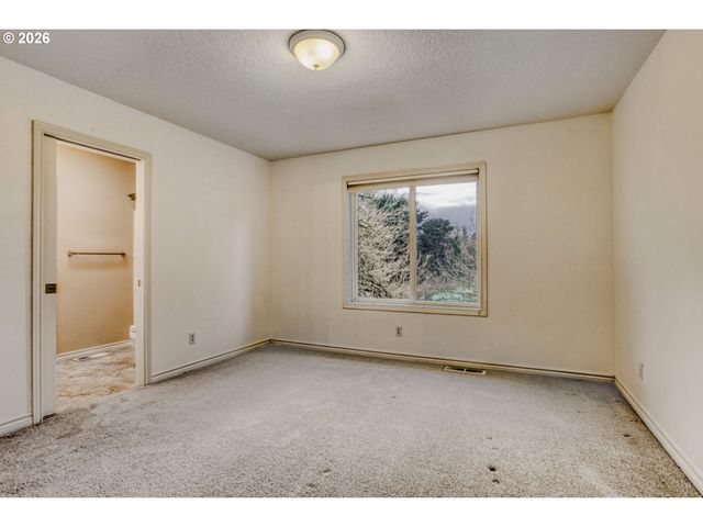 17944 Nw GILBERT Ln, Portland, OR 97229