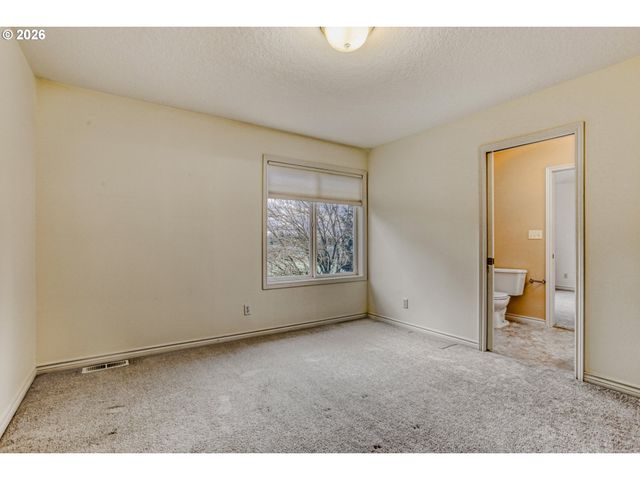 17944 Nw GILBERT Ln, Portland, OR 97229