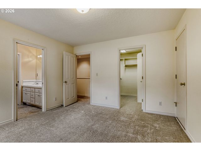 17944 Nw GILBERT Ln, Portland, OR 97229