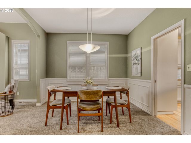 17944 Nw GILBERT Ln, Portland, OR 97229