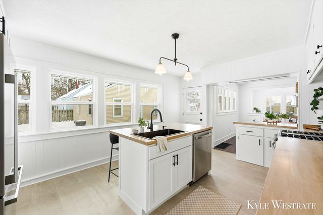 341 Holly Street Sw, City Of Wyoming, MI 49548