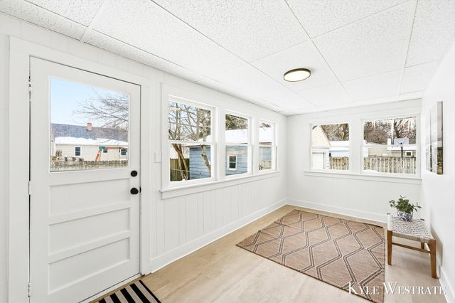 341 Holly Street Sw, City Of Wyoming, MI 49548