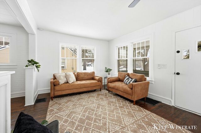 341 Holly Street Sw, City Of Wyoming, MI 49548