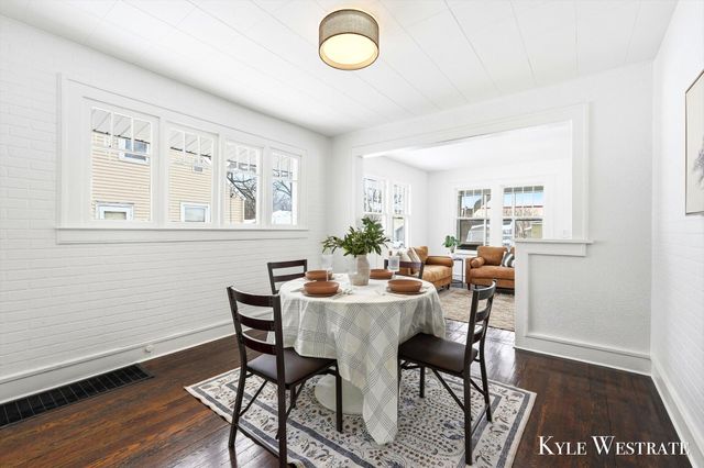 341 Holly Street Sw, City Of Wyoming, MI 49548