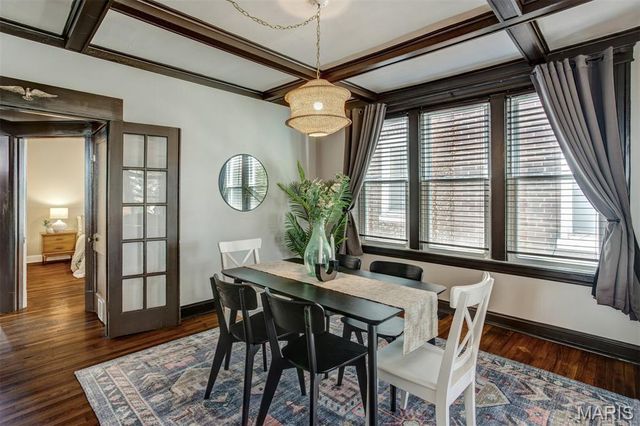 3710 Gustine Avenue, St Louis, MO 63116